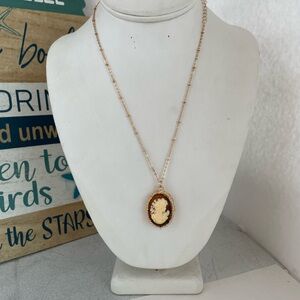 FAMILY VINTAGE STATEMENT NECKLACE